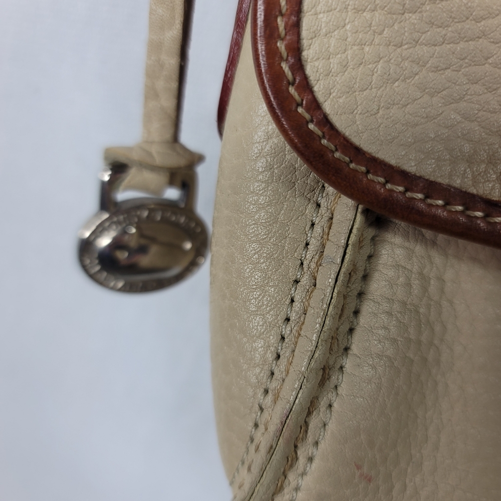 Vintage Dooney East West flap cream shoulder bag - Picture 12 of 15